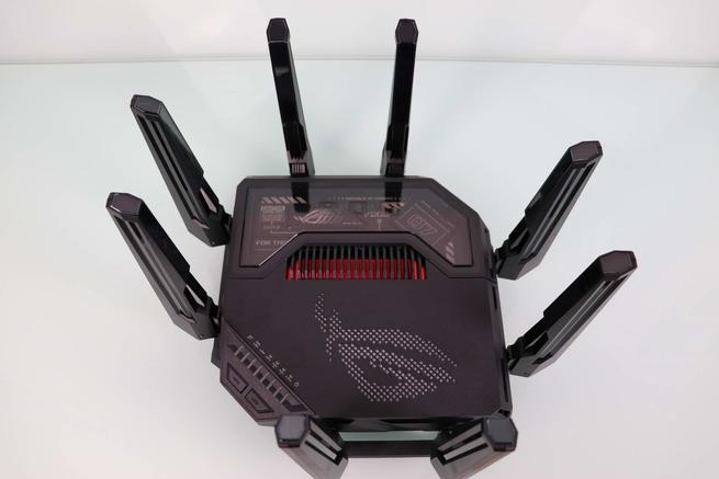 Frontal del router gaming ASUS ROG Rapture GT-BE98