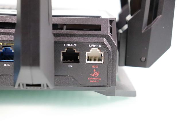 Puertos Gigabit Ethernet y 10G Multigigabit para LAN del router ASUS ROG Rapture GT-BE98