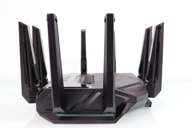 Lateral izquierdo del router gaming ASUS ROG Rapture GT-BE98