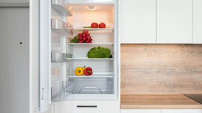 Ordenar alimentos en la nevera para ahorrar