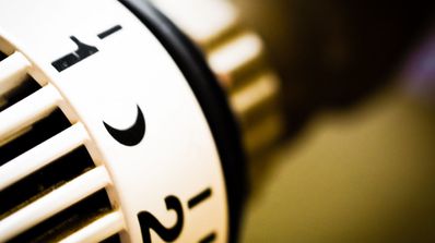Reflectores de calor en los radiadores para ahorrar energía