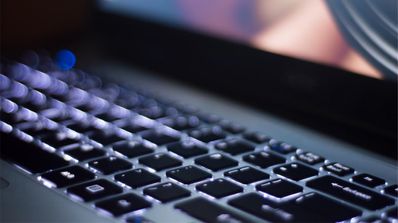 Cuelan virus al visitar páginas web