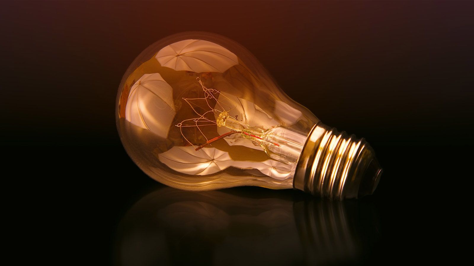 Trucos para ahorrar con la iluminación y bombillas en casa.
