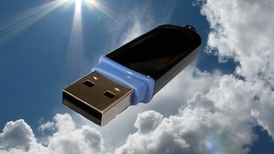 Seguridad al compartir archivos en la nube vs memorias
