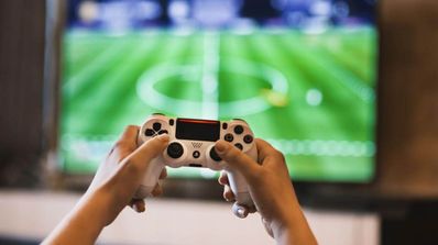 Latencia al jugar online por cable o Wi-Fi