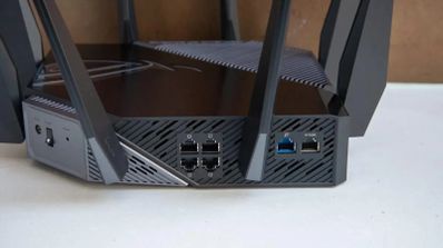 router desde su parte trasera