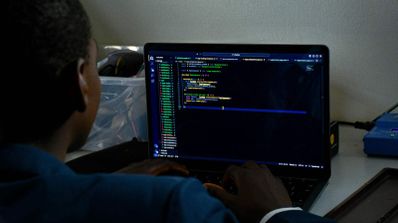 Slopsquatting, la ciberamenaza portada