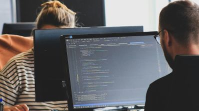 la Experta en ciberseguridad desvela las 5 estafas portada