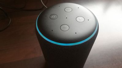 Consumo de un altavoz con Alexa