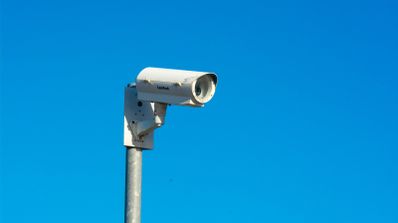 Una cámara de seguridad apuntando a una zona desconocida