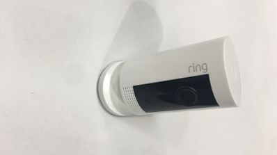 Cámara de seguridad Ring, en una pared