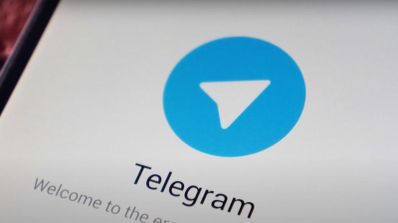 Logo de Telegram en el teléfono