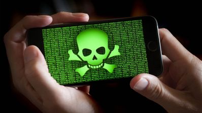 Pantalla de un móvil, en la que aparece malware