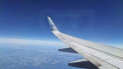 Imagen en la que aparece un avión de KLM entre Estados Unidos y España