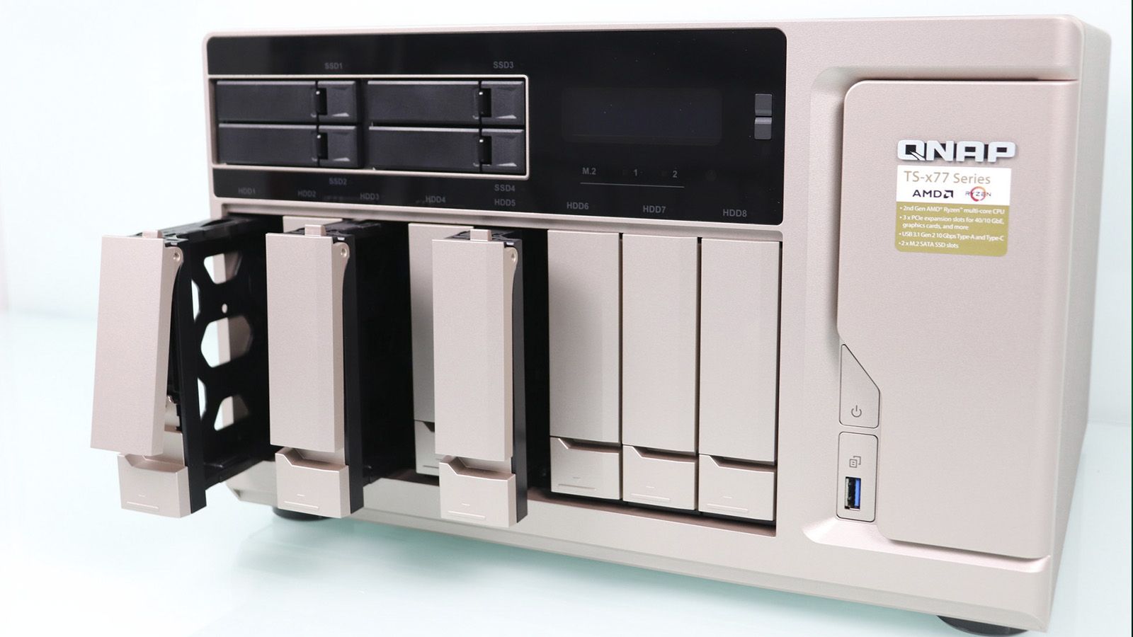 Imagen en la que aparece el servidor NAS QNAP-TS-1277