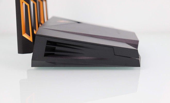 Imagen en la que aparece un router ASUS TUF-AX3000