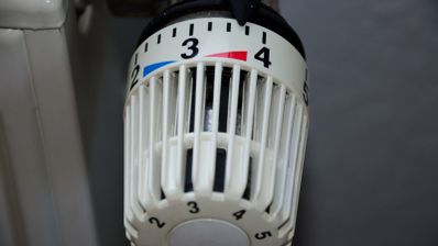 Imagen en la que aparece un radiador de una calefacción de gas