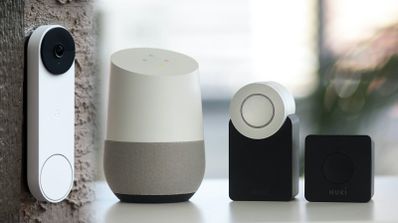 Imagen en la que aparecen varios dispositivos de domótica