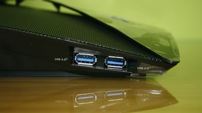 Imagen en la que aparece un router de marca Netgear