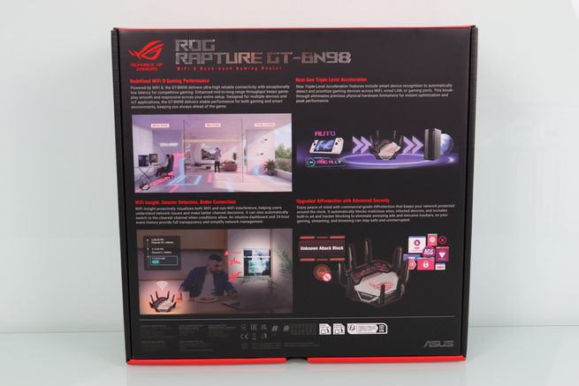 Parte trasera de la caja del router ASUS ROG Rapture GT-BN98 detallando sus especificaciones técnicas y funciones de red.