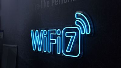Logotipo de WiFi 7 iluminado en color azul neón sobre una superficie oscura.