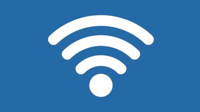 Icono de señal Wi-Fi de color blanco sobre un fondo azul plano.
