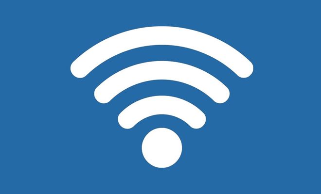 Icono de señal Wi-Fi de color blanco sobre un fondo azul plano.