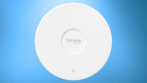 Vista frontal de un punto de acceso circular TP-Link Omada en color blanco sobre un fondo azul degradado.