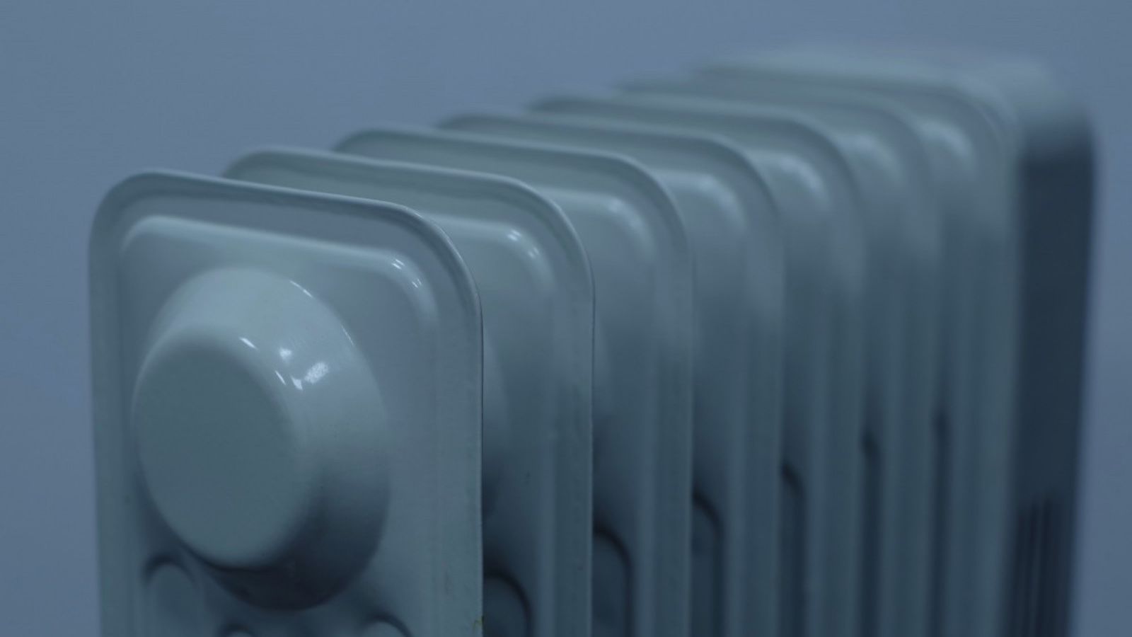 ¿Qué puedo hacer antes de encender la calefacción por primera vez y ahorrar energía?