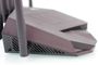 Vista de perfil del router gaming ASUS TUF Gaming TUF-AX5400 donde se aprecian las rejillas de ventilación laterales y su diseño angular sobre fondo blanco.