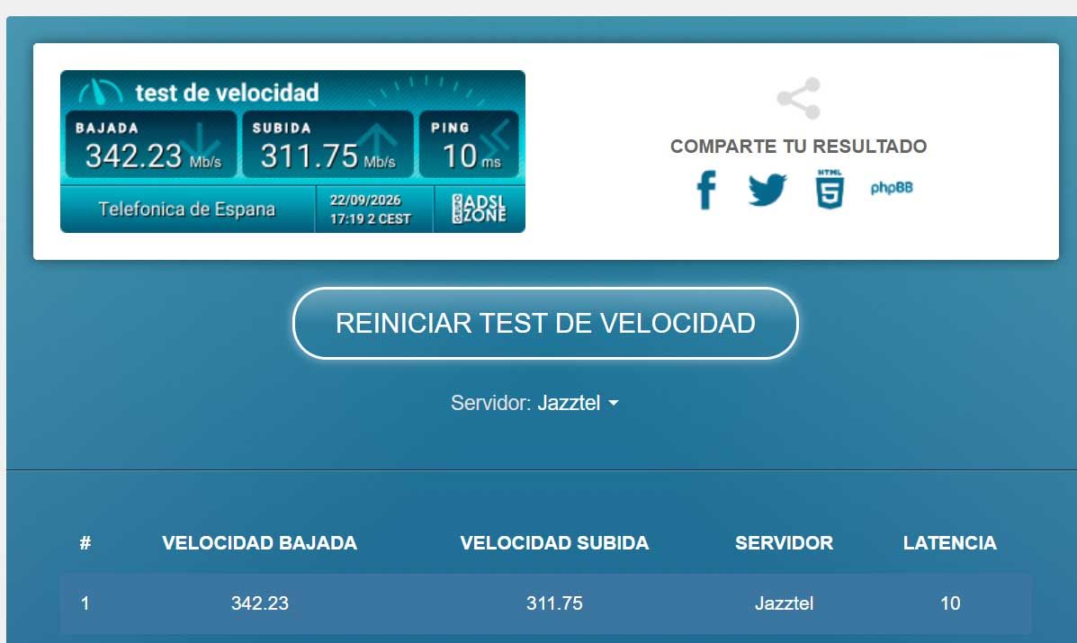 Interfaz de un test de velocidad en pantalla que muestra los resultados de descarga, subida y el ping de la conexión.