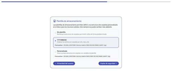 Menú de configuración de plantillas de almacenamiento en Immich con opciones de jerarquía de carpetas.