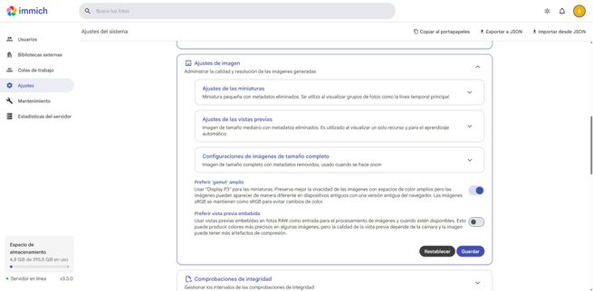Sección de ajustes de imagen en la interfaz de Immich con opciones para miniaturas y resoluciones.