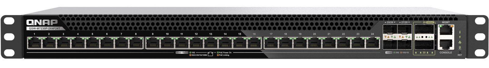 Panel frontal del switch gestionable QNAP QSW-M7230P-2X4F24T con múltiples puertos Ethernet y SFP para montaje en rack.