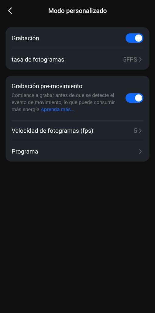 Menú de Modo personalizado en la aplicación móvil con ajustes de grabación pre-movimiento y tasa de fotogramas.