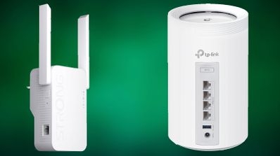 Extensor de Wi-Fi de pared Strong con antenas externas y nodo de red en malla TP-Link con puertos Ethernet sobre fondo verde.