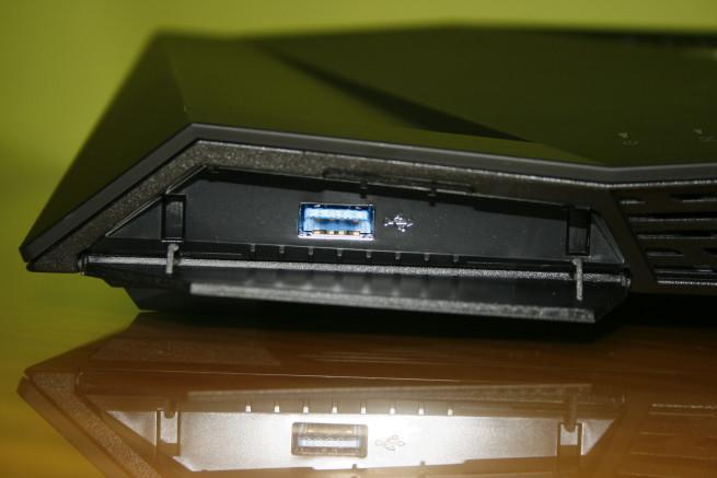 Puerto USB 3.0 del router ASUS RT-AC88U